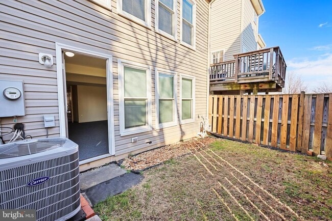 Building Photo - 10104 Sir Reynard Ln