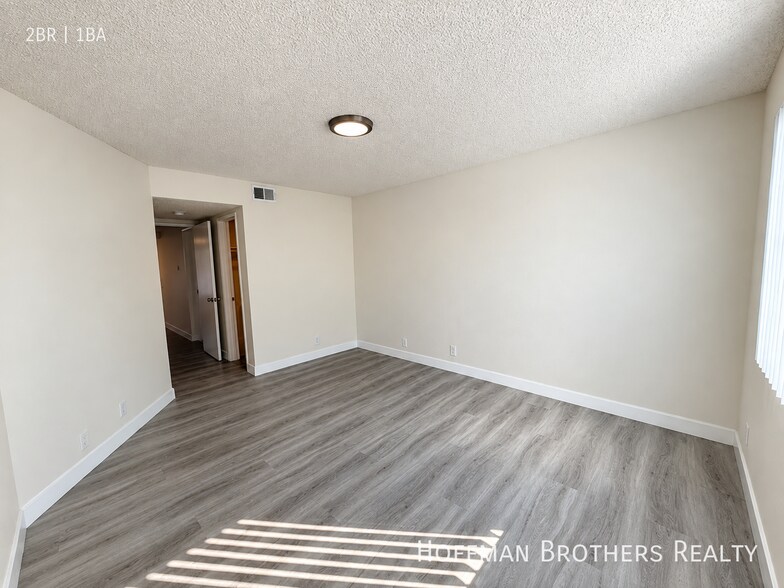 Building Photo - 4638 Tilden Ave