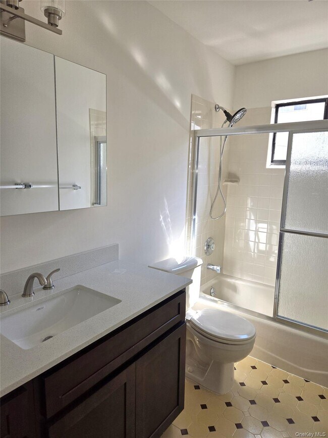 Building Photo - 74 Ashwood Rd