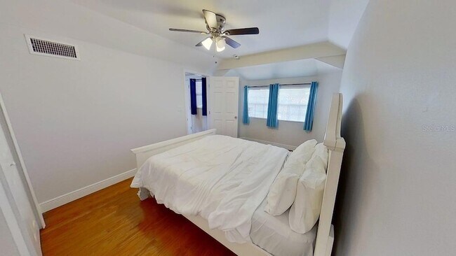 Building Photo - 3729 31st Ave S