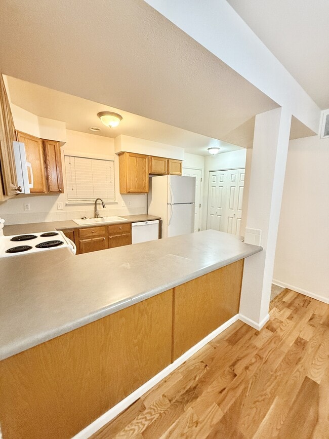 Building Photo - 4527 Starflower Dr