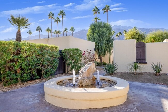 Building Photo - 1173 E Alejo Rd