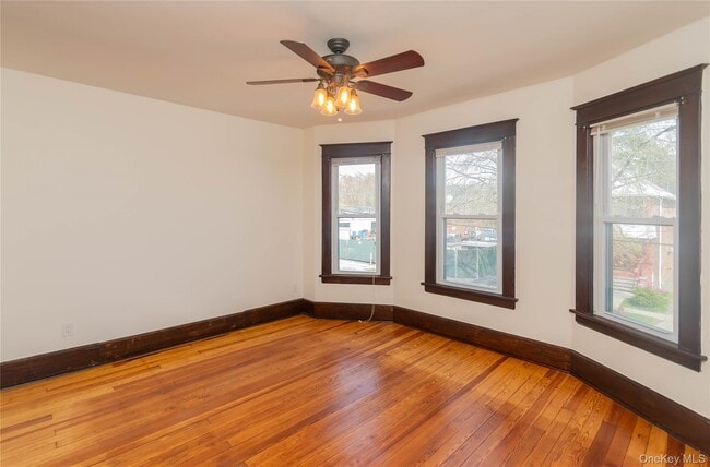 Building Photo - 15 Taylor Ave