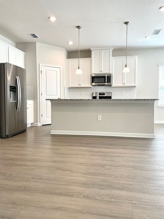 Building Photo - Move In June 16th! Brand New Construction ...
