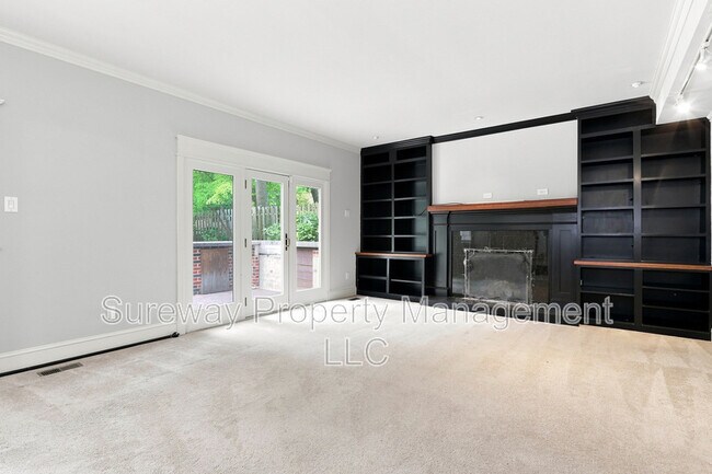 Building Photo - 342 Quaker Rd