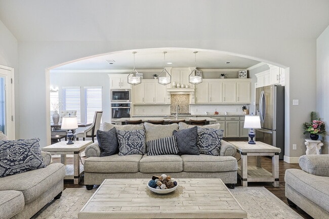 Building Photo - Stunning 4-Bedroom with 3 Full Baths & 3 Car Garage in Charming Brooke Heights!