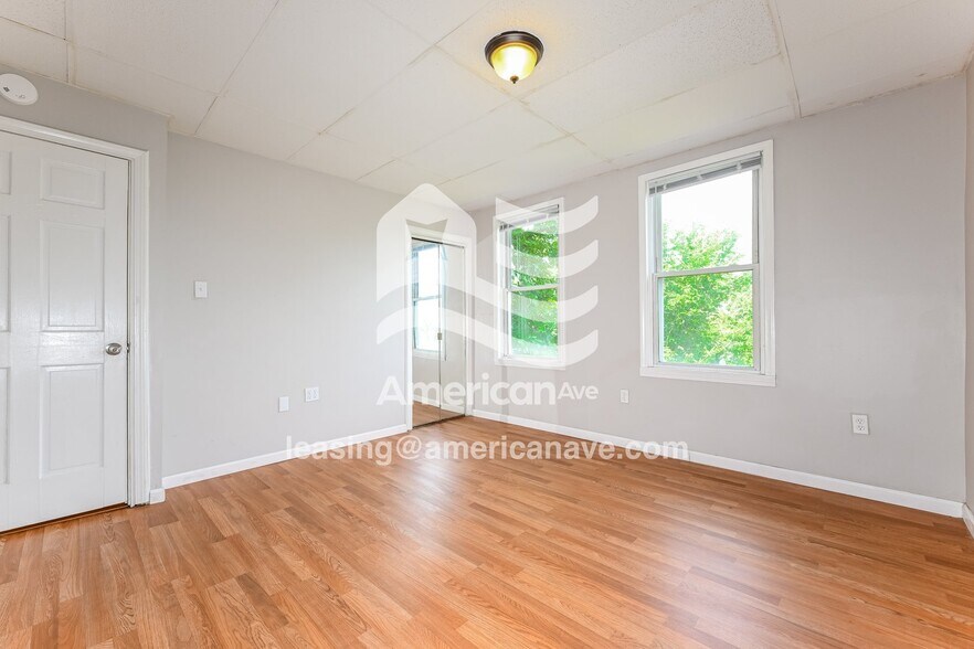 Building Photo - 5609 Celadine St