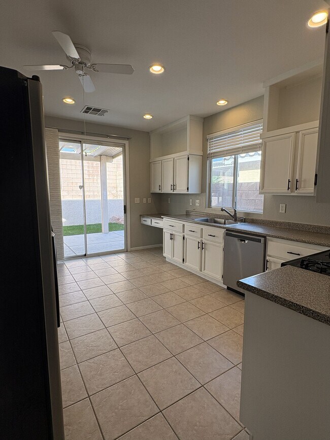 Building Photo - 11016 Piedmont Valley Ave