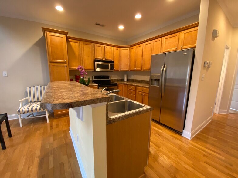 Building Photo - 2822 Pickett Road Unit 134
