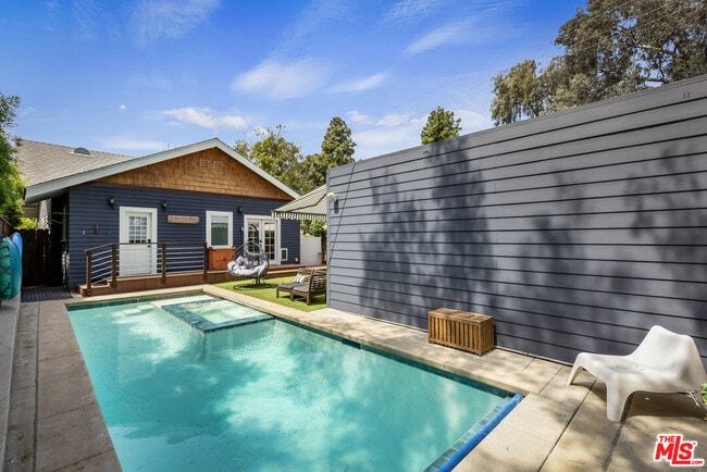 Building Photo - 201 S Ave 55