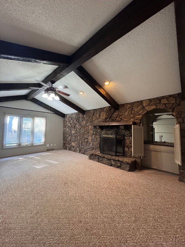 Primary Photo - 1410-1410 E Camino Alto St