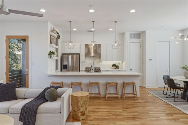 Building Photo - 5734 Oram St