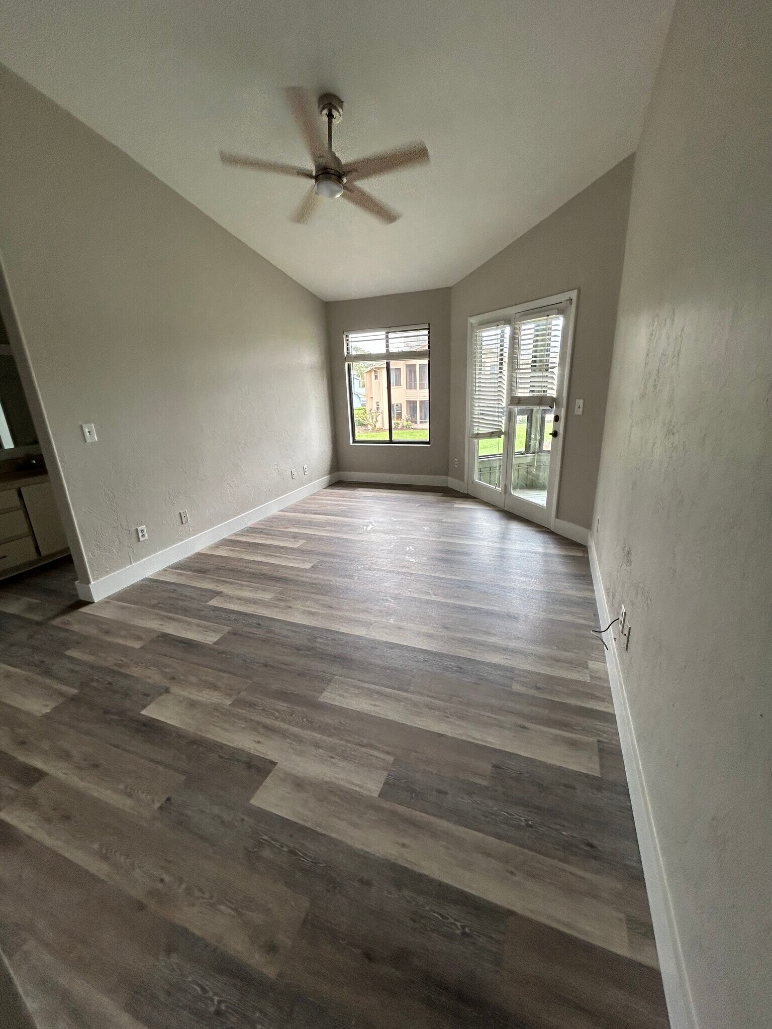 Building Photo - 114 Blue Heron Dr