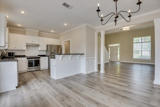 Building Photo - 614 Ventana Dr