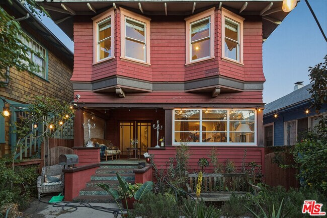 Building Photo - 34 Park Ave