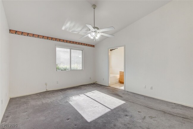 Building Photo - 114 E Tamarack Dr