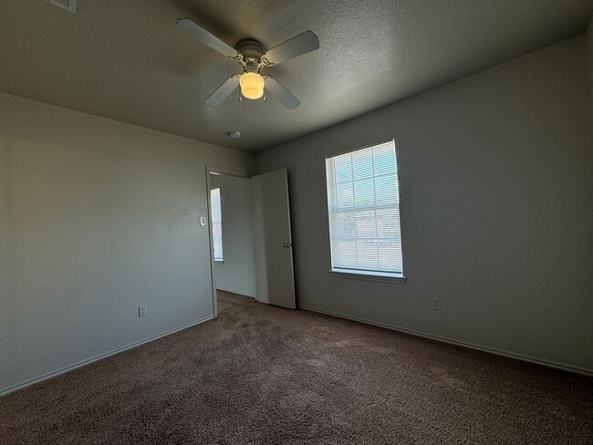 Building Photo - 5706 Redstone Dr