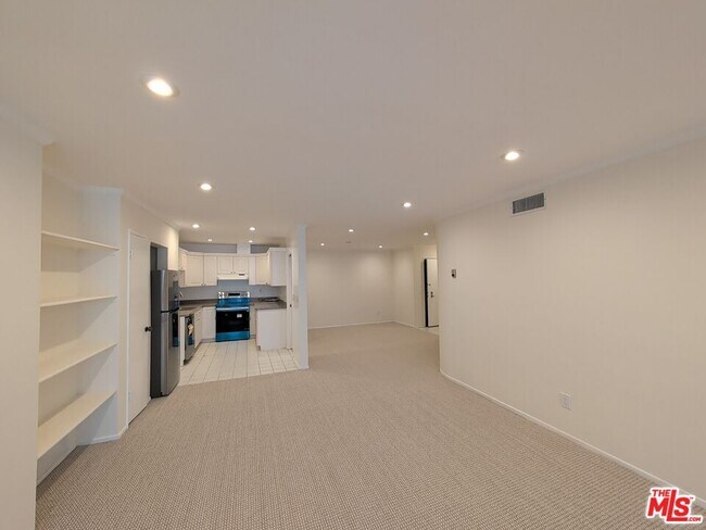 Building Photo - 415 Montana Ave