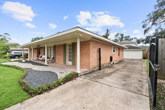 Building Photo - 6249 Overbrook Ln