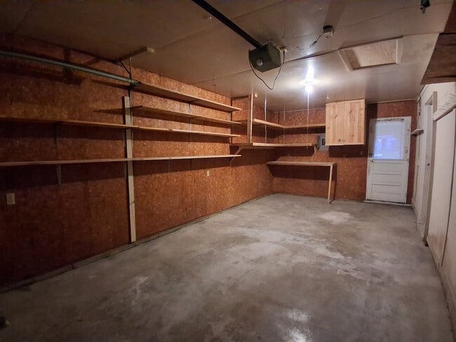 Building Photo - 924 Sunset Rdg