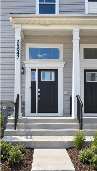 Building Photo - 25647 W Wakefield Dr