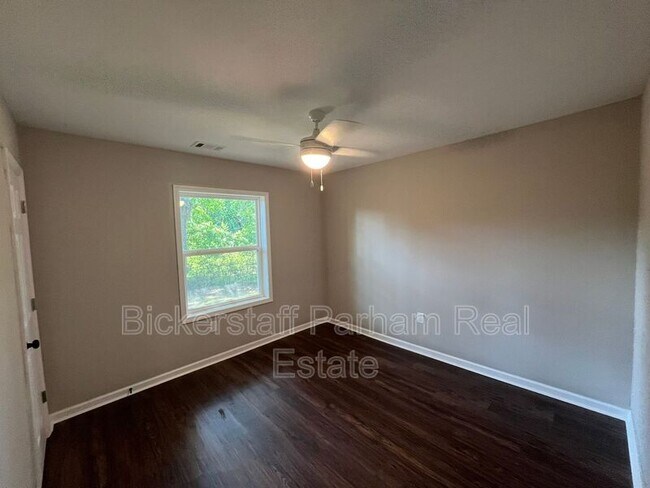 Building Photo - 2102 Somerset Ave