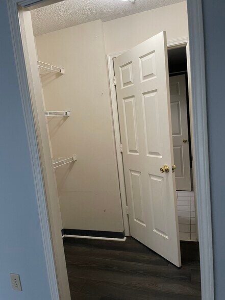 Building Photo - 1075 Peachtree Walk NE