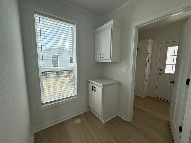 Building Photo - 3610 Vine Trl