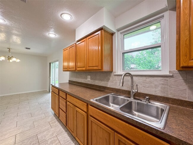 Building Photo - 506 Avondale Ln