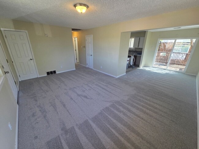 Building Photo - Wolff St - GN