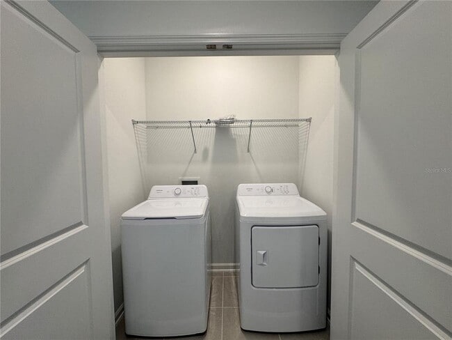 Building Photo - 2819 Maloof Dr