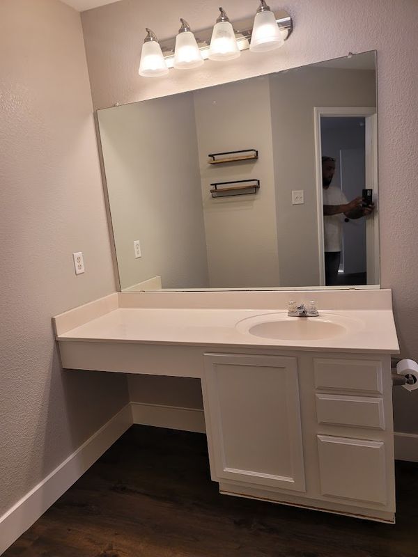 Building Photo - 4402 King's Canyon Dr