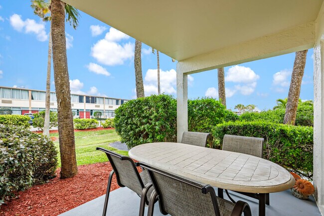 Building Photo - 39 Tulip Ave