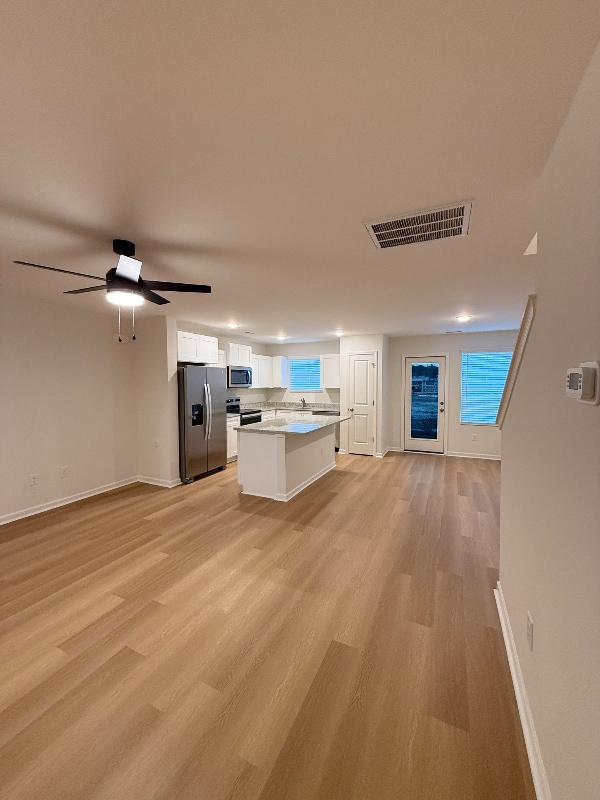 Building Photo - 44 W Farley Dr