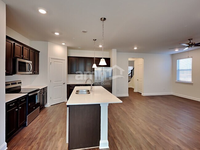 Building Photo - 578 Rivermist Dr