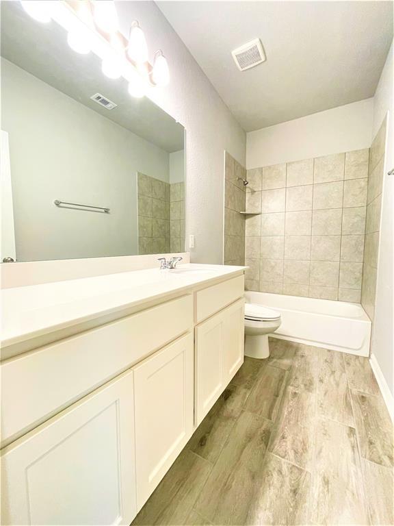 Building Photo - 113 Peruvian Ln
