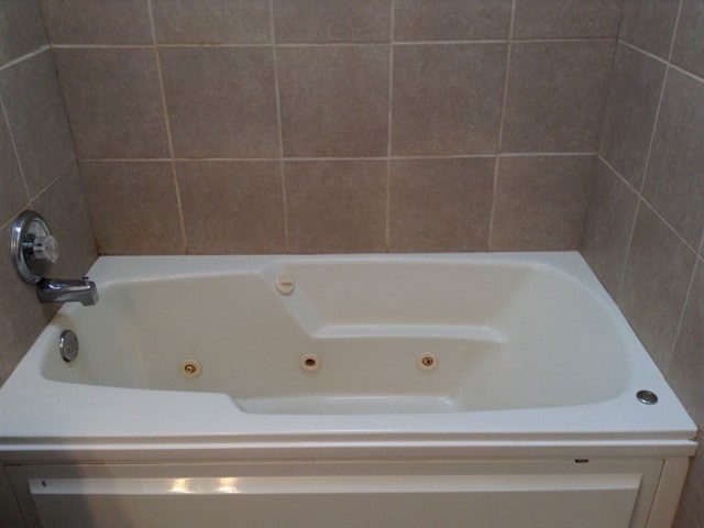 Building Photo - 24905 Vermette Rd