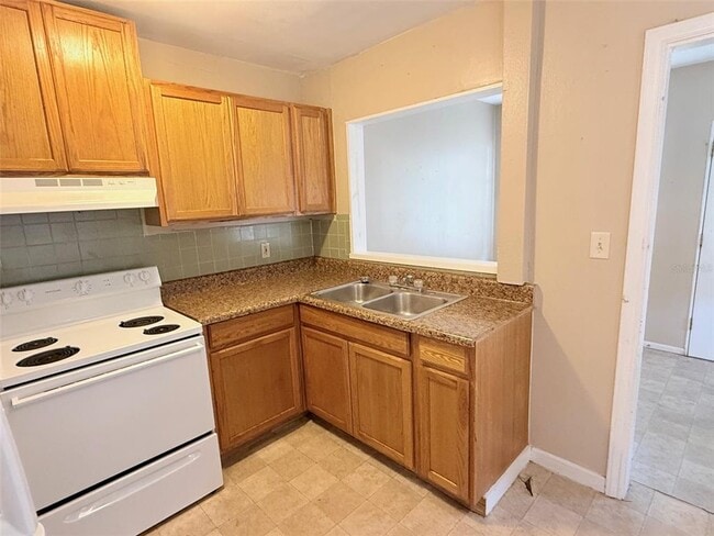 Building Photo - 2835 Dr. M.L.K. Jr St S