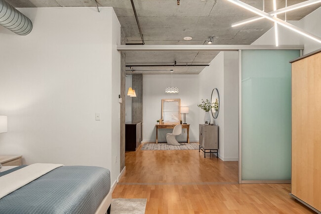 Building Photo - 2720 3rd Ave