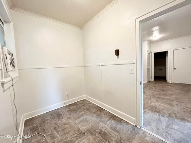 Building Photo - 1202 Carolina Ave