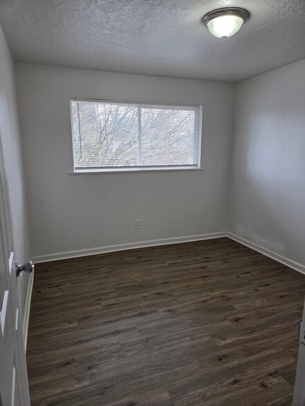 Building Photo - 3380 SE 1st St