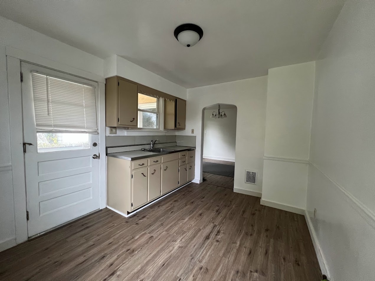 Building Photo - 854 Craig St