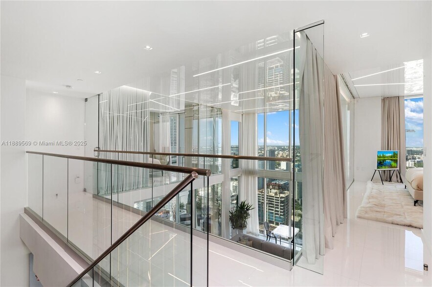Building Photo - 1040 Biscayne Blvd