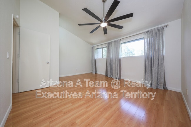 Building Photo - 5701 E Glenn St