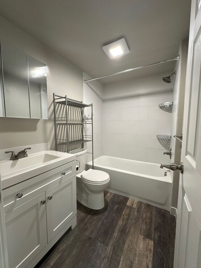 Building Photo - 5776 Harlan Dr