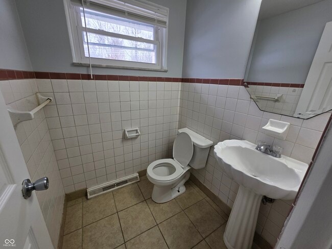 Building Photo - 10166 Southeastern Ave