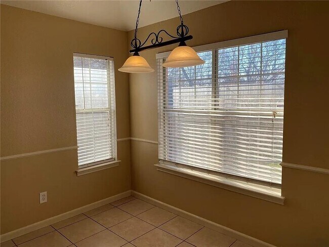 Building Photo - 1510 Zinfandel Dr