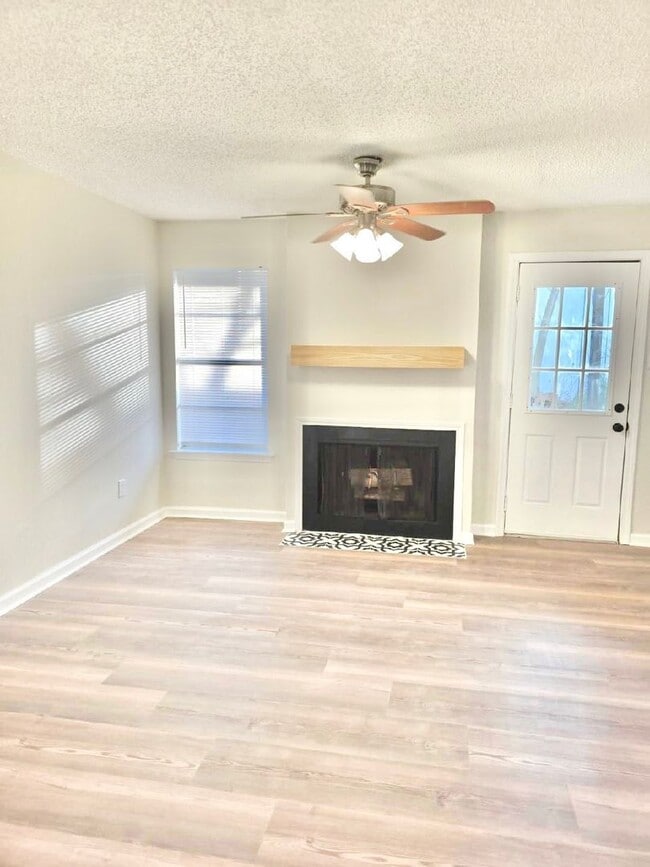 Building Photo - Place to call home