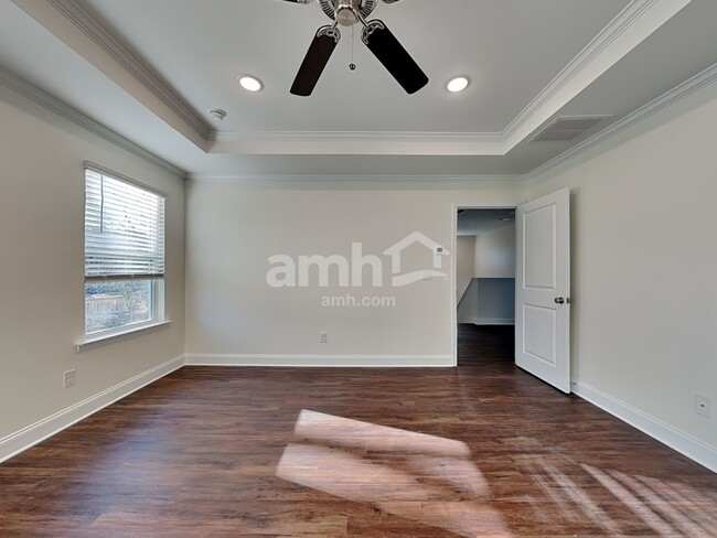 Building Photo - 15717 Thomas Rd