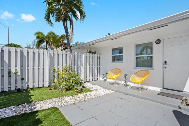 Building Photo - 2023 NE 15th Ave